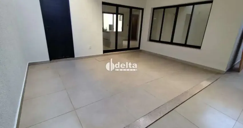 Casa residencial disponível para locação no Cidade Jardim em Uberlândia-MG.