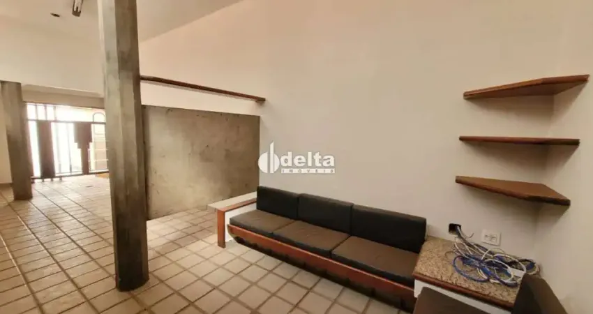 Casa comercial disponível para locação e venda no bairro Nossa Senhora Aparecida em Uberlândia-MG