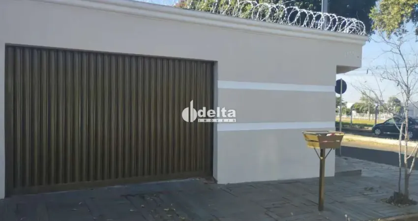 Casa residencial disponível para locação no bairro Santa Mônica em Uberlândia-MG.