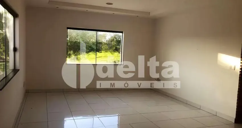 Casa residencial e comercial disponível para locação no bairro jardim karaíba em uberlândia-mg