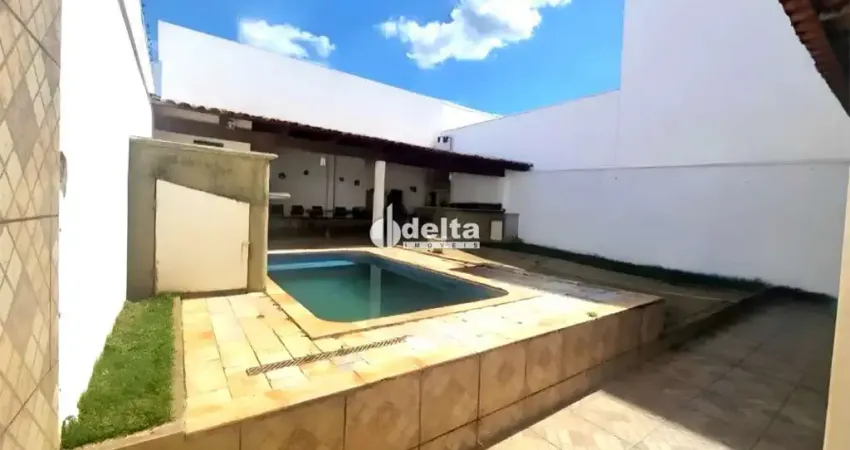 Casa residencial disponível para locação no bairro umuarama em uberlândia-mg.