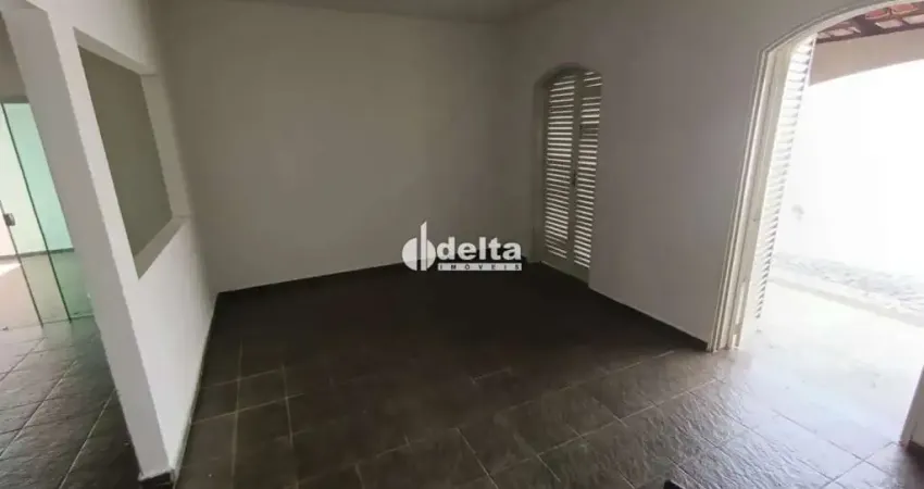 Casa comercial disponível para locação e venda no bairro Osvaldo Rezende em Uberlândia MG.