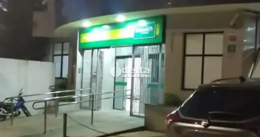 Predio comercial com 1.000m², disponível para locação no bairro brasil em uberlândia-mg