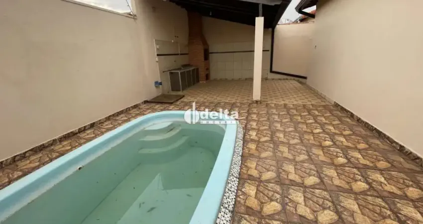 Casa residencial com 4 quartos disponível para locação no bairro cidade jardim em uberlândia-mg.