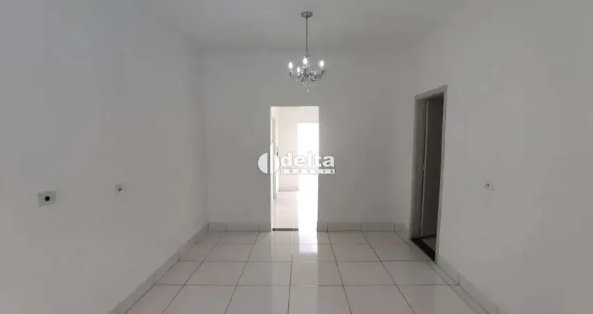 Casa residencial com 4 quartos sendo 1 suíte disponível para locação no bairro marta helena em uberlândia-mg.