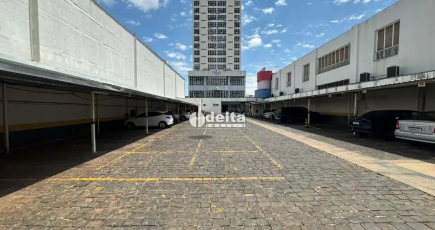 Área para estacionamento disponível para locação no bairro centro em uberlândia-mg
