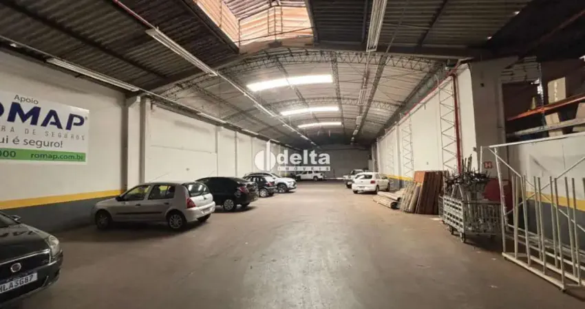 Galpão de 950m² de área total disponível para locação no bairro centro em uberlândia-mg