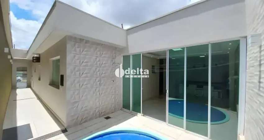Casa residencial com 3 quartos sendo 1 suíte disponível para locação no bairro brasil em uberlândia - mg.