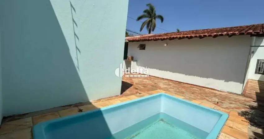 Casa com 3 quartos sendo 1 suíte disponível para locação no bairro santa monica em uberlândia mg