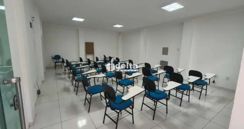 Galpão comercial com 4 salas de aula disponível no bairro dona zulmira em uberlândia - mg.