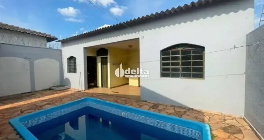 Casa residencial com 3 quartos sendo 1 suíte disponível para locação no bairro cidade jardim em uberlândia - mg.