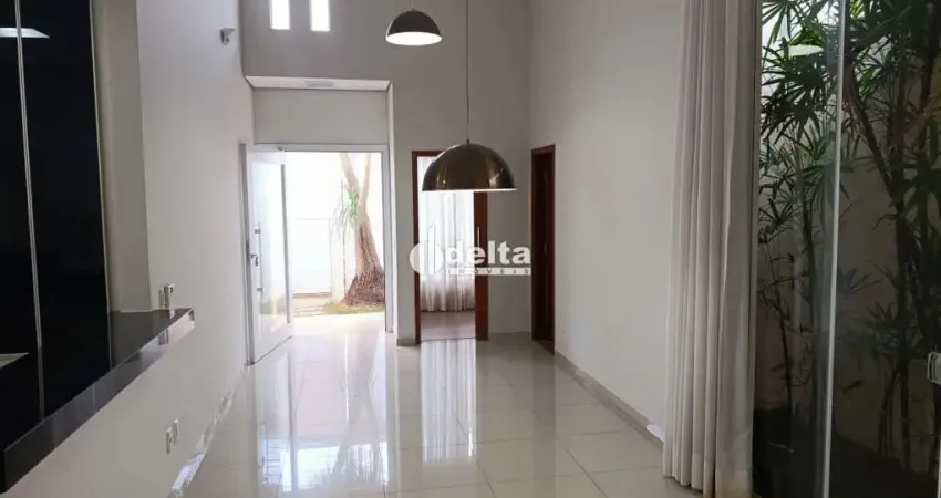 Casa residencial com 3 quartos sendo 1 suíte disponível para locação no bairro santa rosa em uberlândia - mg.