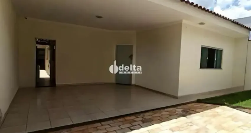 Casa residencial com 3 quartos sendo 1 suíte disponível para locação no bairro granada em uberlândia - mg.
