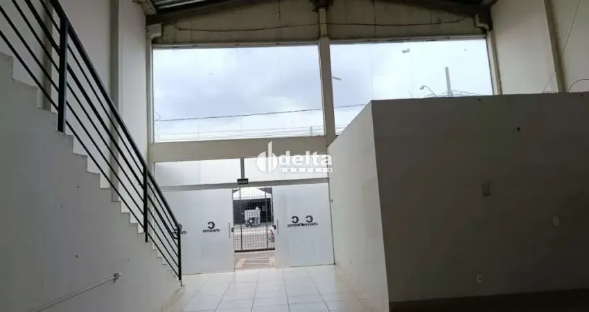 Galpão comercial disponível para locação no bairro alto umuarama em uberlândia-mg.