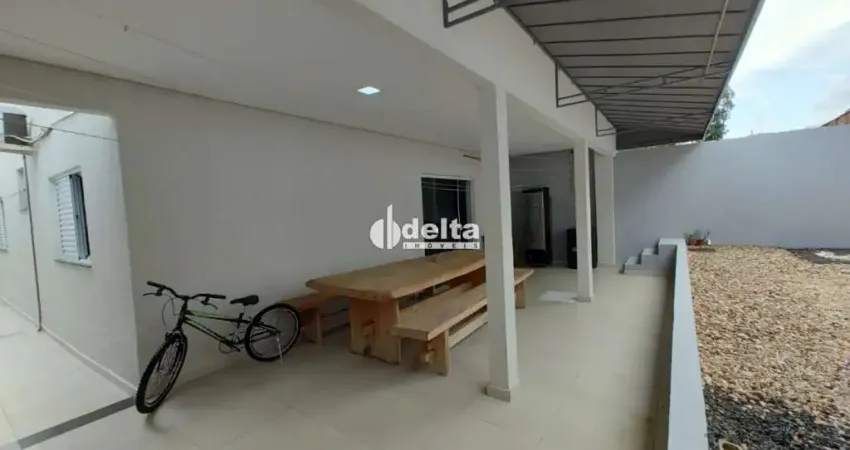 Casa residencial com 3 quartos sendo 1 suíte, disponível para locação no bairro tibery em uberlândia-mg