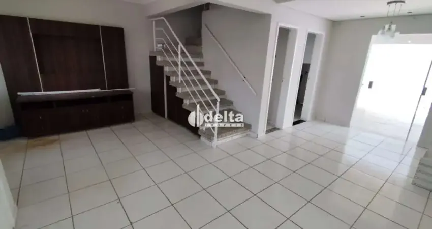 Casa em condomínio com 03 quartos sendo 1 suíte, disponível para locação no bairro morada da colina em uberlândia-mg