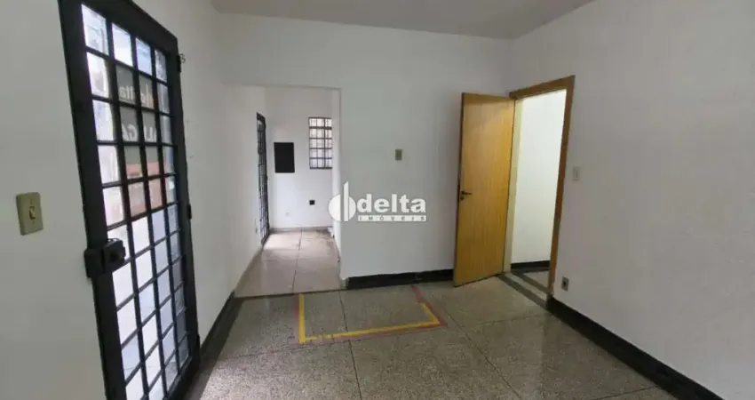 Casa comercial com habite-se, disponível para locação no bairro custódio pereira em uberlândia-mg