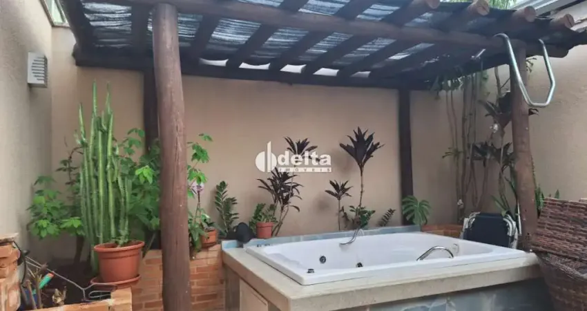 Casa em condomínio com 3 quartos sendo 1 suítes disponível para locação no bairro granada em uberlândia-mg