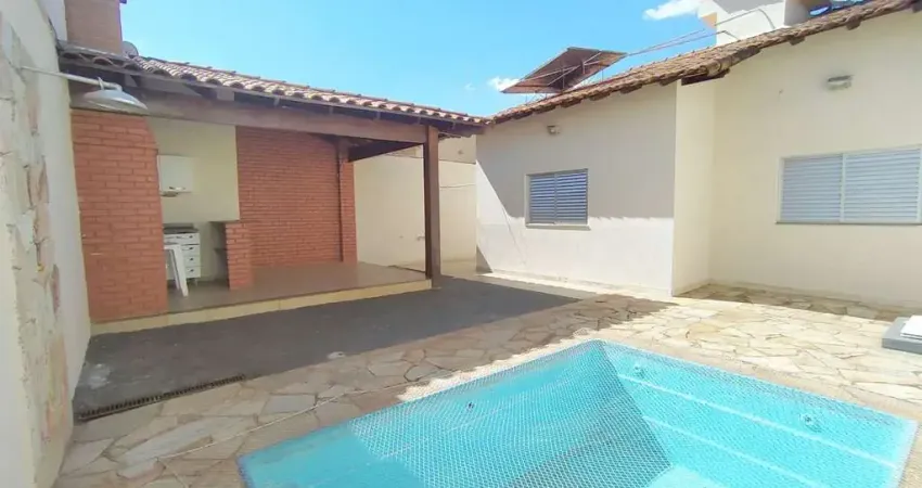 Casa em condomínio com 3 quartos e 1 suíte disponível para locação no bairro jardim holanda em uberlândia-mg