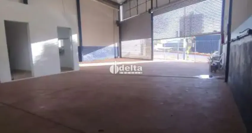 Galpão disponível para locação no bairro segismundo pereira em uberlândia-mg