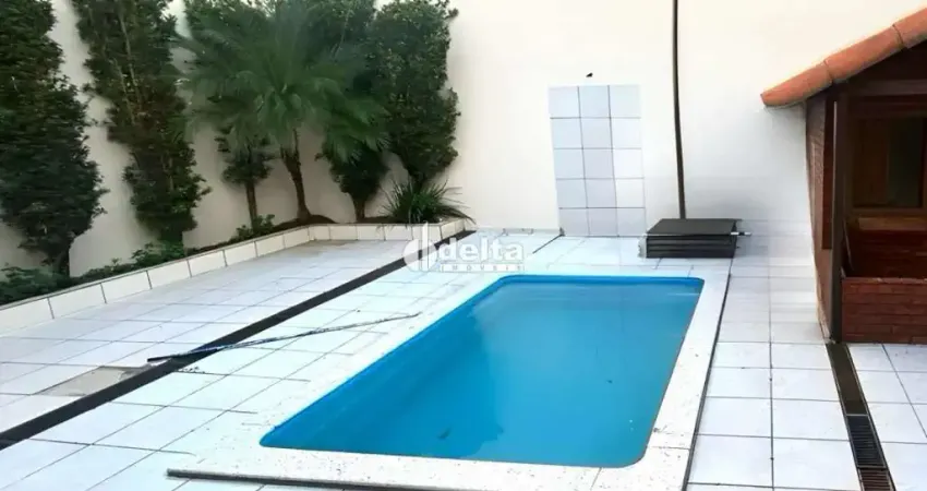 Casa residencial com 3 suítes disponível para locação no bairro tabajaras em uberlândia-mg
