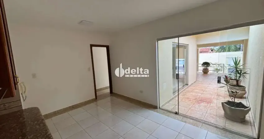 Casa com 3 quartos sendo 1 suite disponível para locação e venda no bairro daniel fonseca em uberlândia-mg