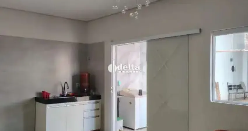 Casa residencial com 4 quartos sendo 1 suíte disponível para locação no bairro jardim das palmeiras em uberlândia-mg