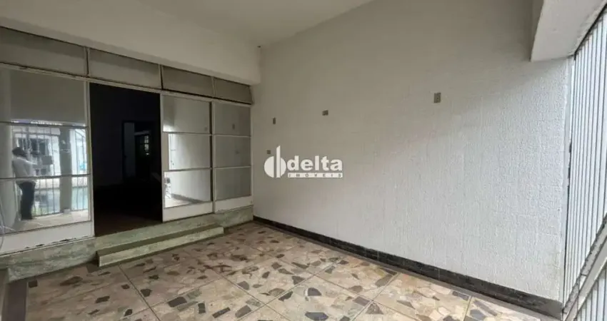 Casa comercial com 5 quartos disponível para locação no bairro centro em uberlândia-mg