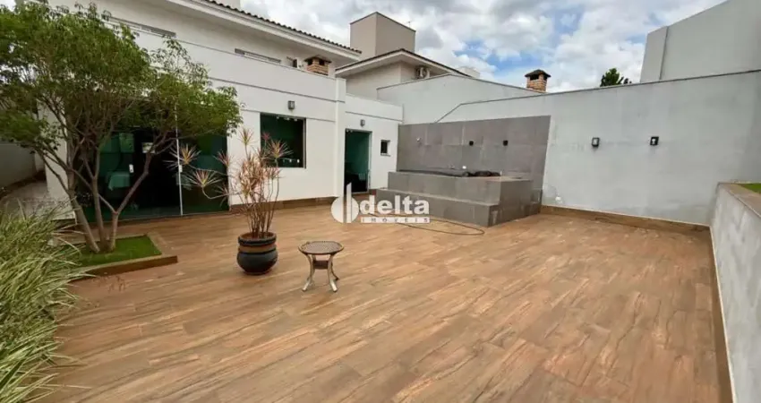 Casa mobiliada com 4 quartos sendo 2 suítes disponível para locação no bairro gávea em uberlândia-mg