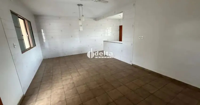 Casa residencial com 3 quartos sendo 1 suíte disponível para locação no bairro presidente roosevelt em uberlândia-mg