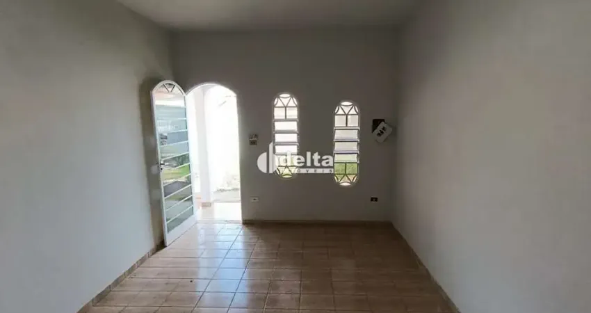 Casa residencial com 3 quartos sendo 1 suíte disponível para locação no bairro santa mônica em uberlândia - mg.
