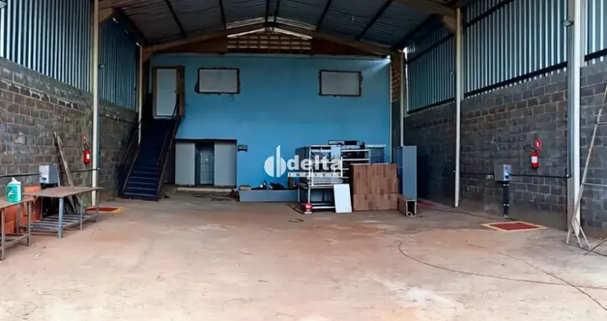 Galpão disponível para locação no bairro umuarama em uberlândia - mg.