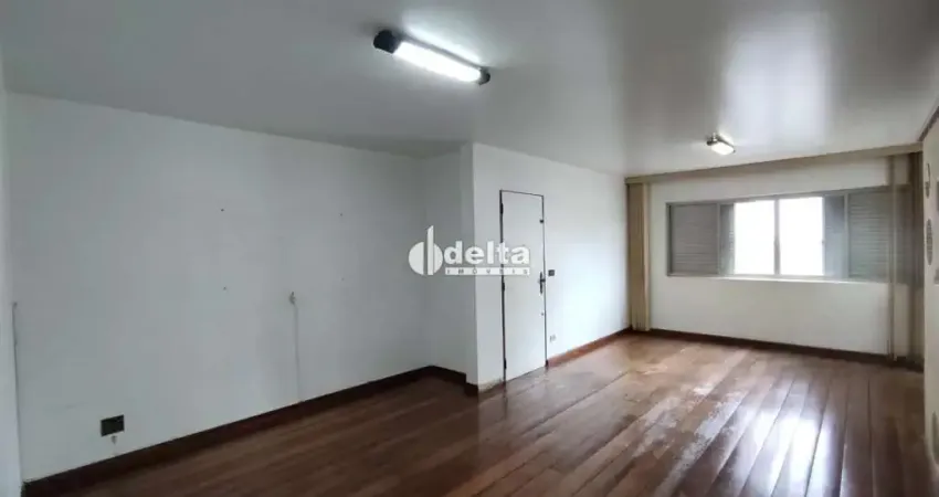 Apartamento com 3 quartos, disponível para locação no bairro Fundinho em Uberlândia-MG