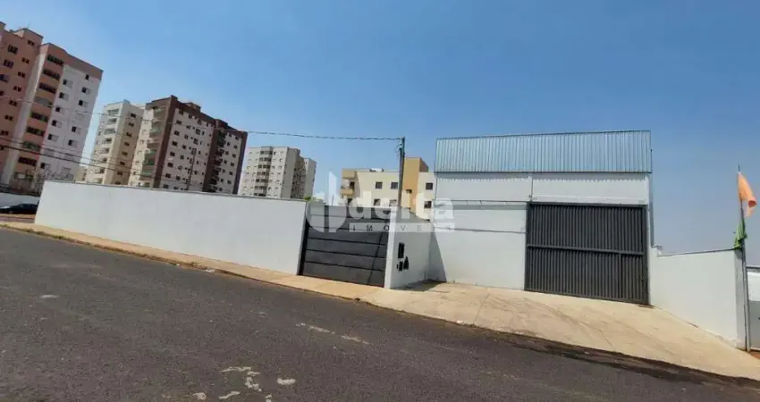 Galpão disponível para locação no bairro Santa Mônica em Uberlândia-MG