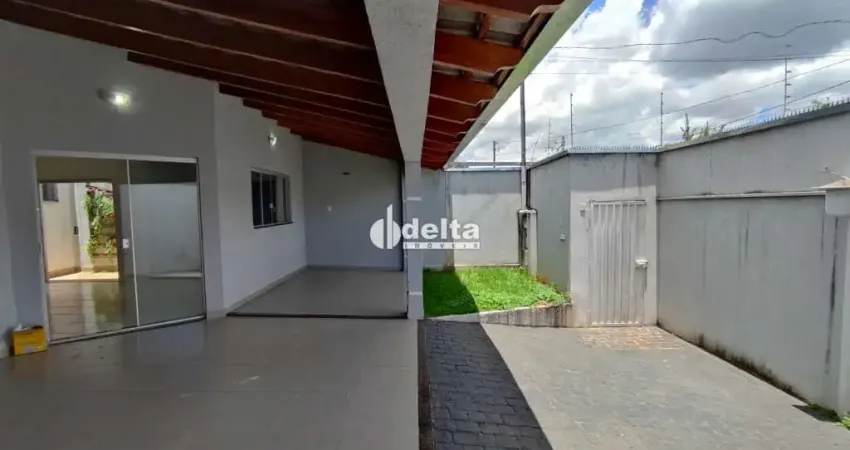 Casa com 3 quartos sendo 1 suíte disponível para venda no bairro Granada em Uberlândia-MG