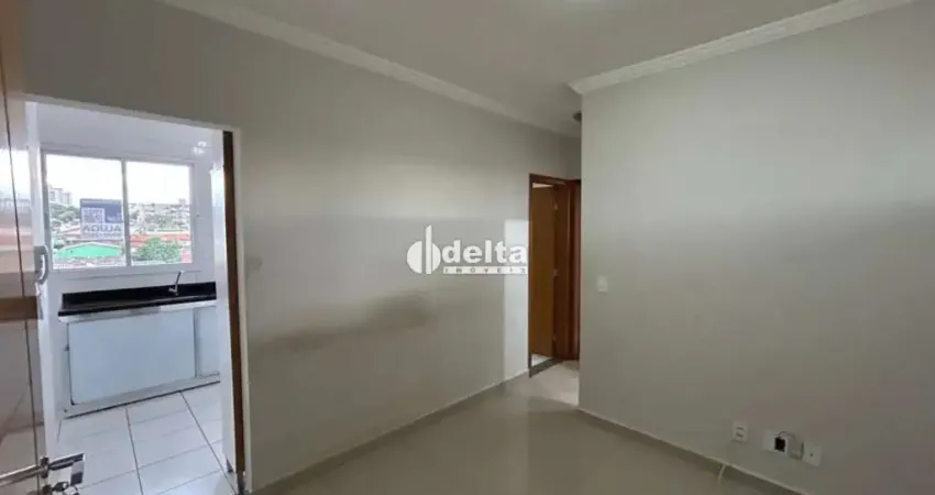 Apartamento com 2 quartos sendo 1 suíte, disponível para locação e venda no bairro Santa Mônica em Uberlândia-MG