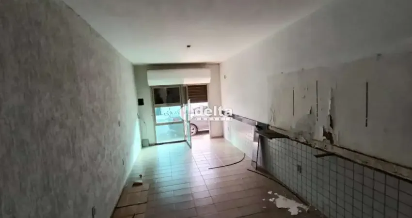Loja disponível para locação no bairro Nossa Senhora Aparecida em Uberlândia-MG.