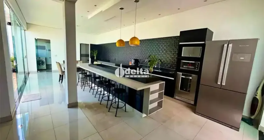 Casa com 3 suítes disponível para locação bairro Jardim Inconfidência em Uberlândia-MG