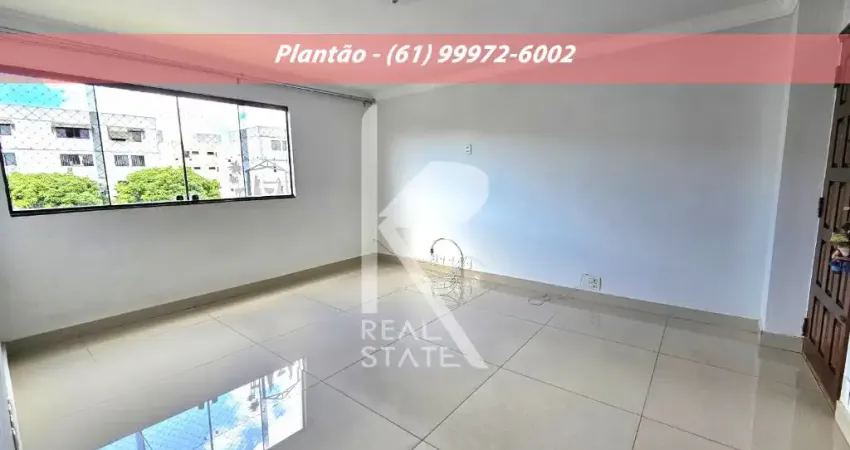SHCES Quadra 403 Apartamento no 3º andar / 99972-6002