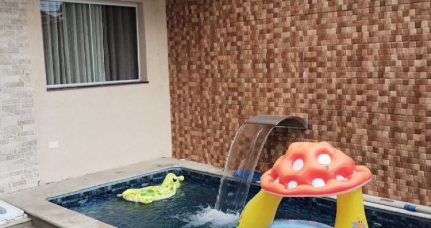 Triplex com 3 Dormitórios, 2 Suítes, Piscina, Churrasqueira, Sacada e Ar Condicionado