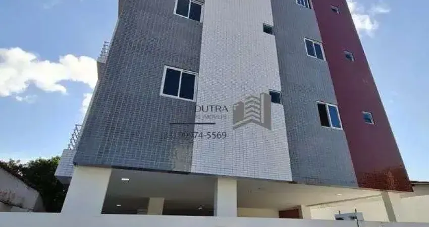 Apartamento em Miramar com 2 Quartos sendo 1 Suíte, Elevador