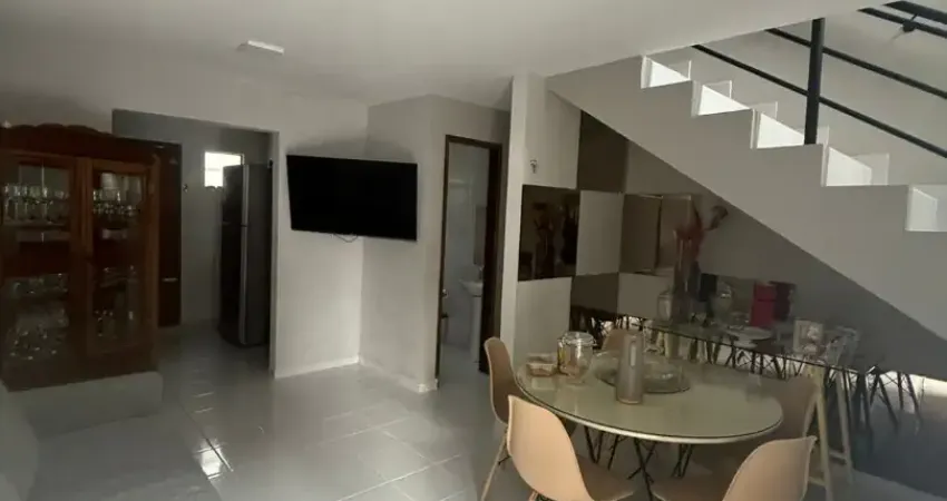 Casa duplex em condomínio no cuia/geisel com 2 quartos sendo 1 suíte