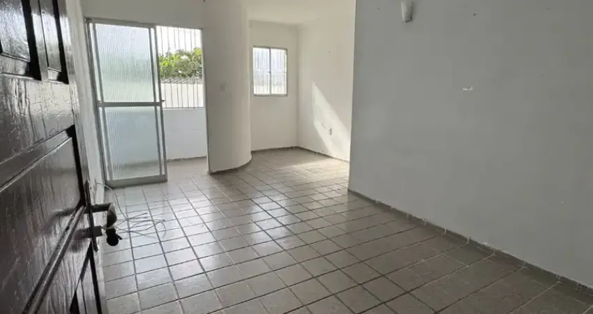 Apartamento Térreo nos Bancários com 2 Quartos, Próximo Principal