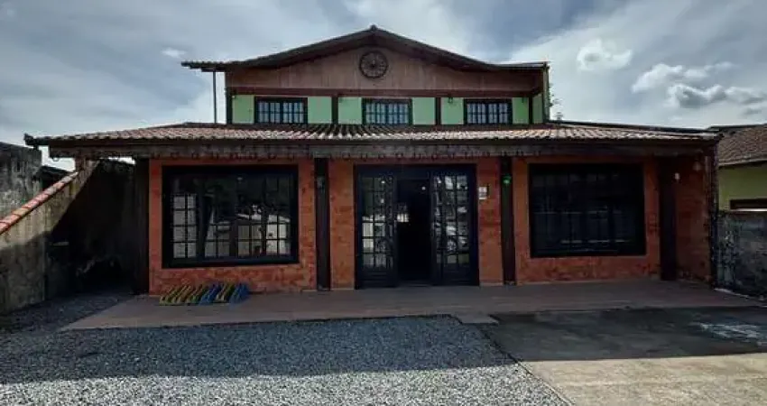 Sobrado com Sala comercial em Morro do Meio, Joinville/SC