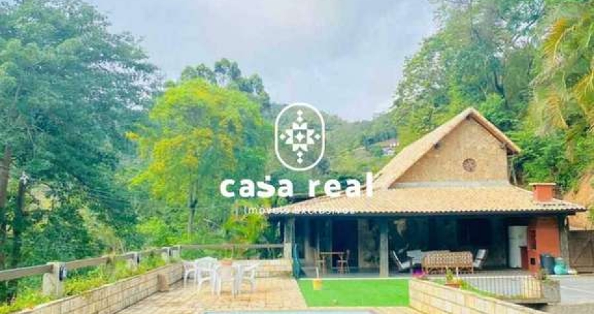 Casa à venda, 5 quartos, 2 suítes, 4 vagas, Nogueira - Petrópolis/RJ