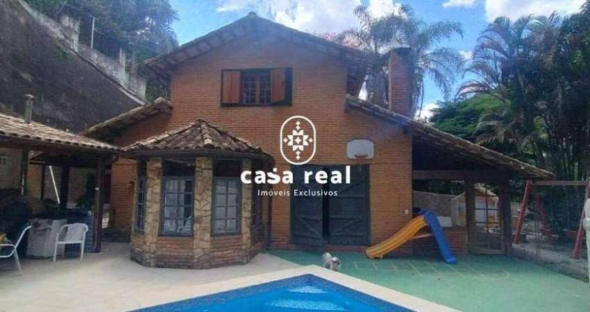 Casa à venda, com 4 quartos em Bonsucesso - Petrópolis/RJ
