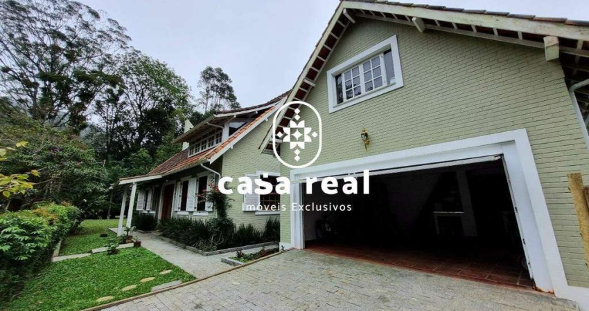 Casa à venda, 3 quartos, 1 suíte, 2 vagas, Taquara - Petrópolis/RJ