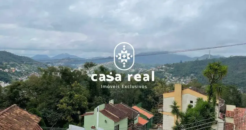 Casa com 5 quartos em condomínio na Iucas, Teresópolis/RJ.