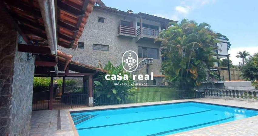 Casa 6 quartos e 2 suítes Condomínio alto padrão em Itaipava