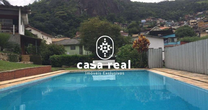 Casa com piscina e vista para as montanhas! Cascatinha - Petrópolis/RJ